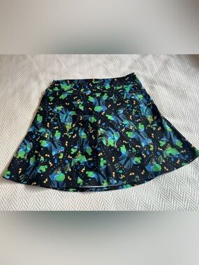 DonaJo Golf Skort with Black w/ Blue & Green Floral Print Size Large (2)
